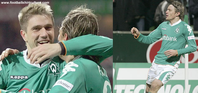 Werder Bremen changed their club logo by a Christmas tree in the match agains 