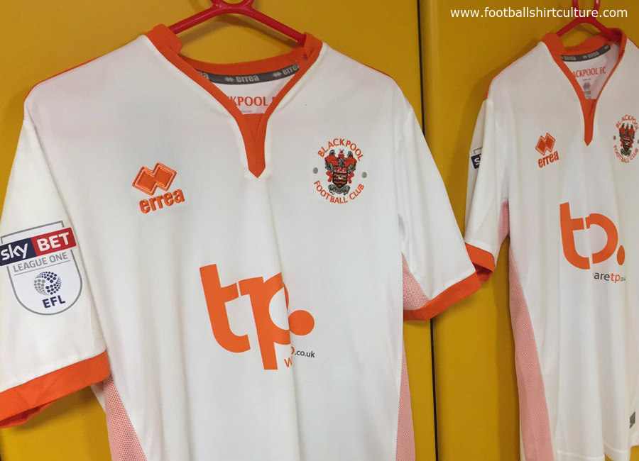 Blackpool 17/18 Errea Away Kit