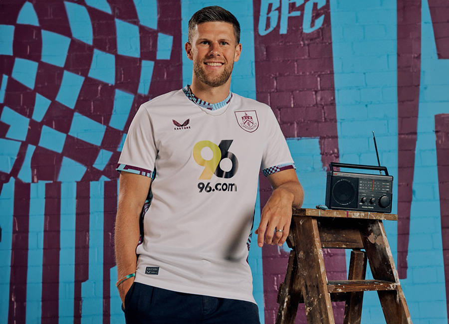 Burnley 24/25 Castore Third Kit