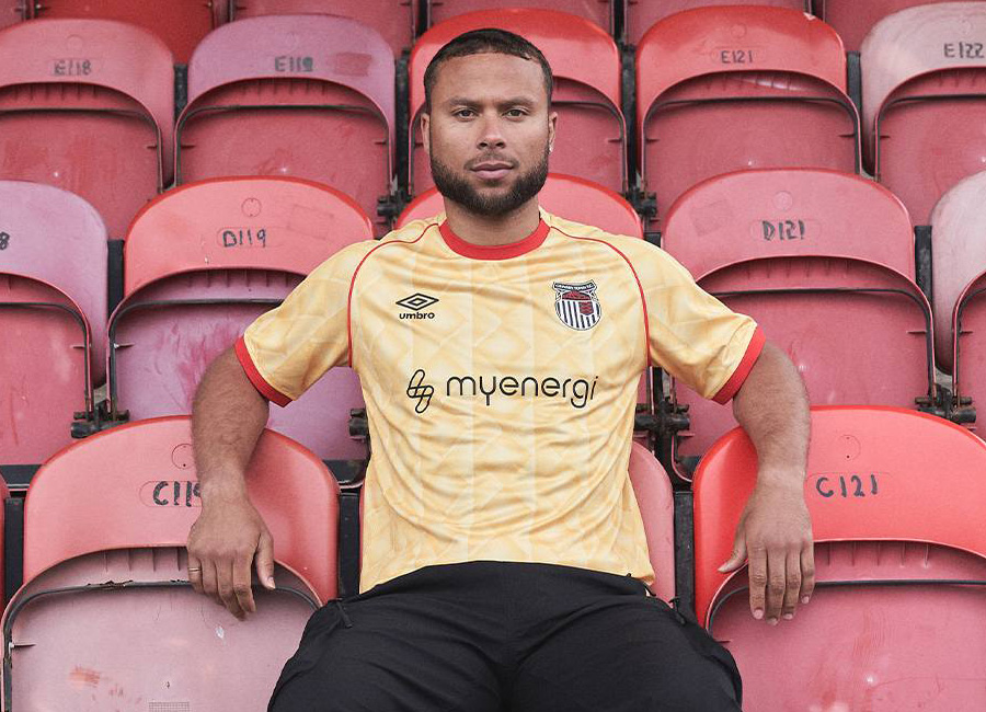 Grimsby Town 24/25 Umbro Away Kit