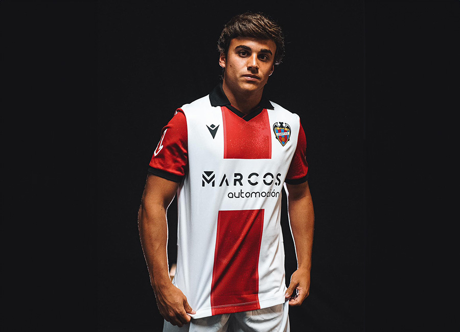 Levante 24/25 Macron Away Kit