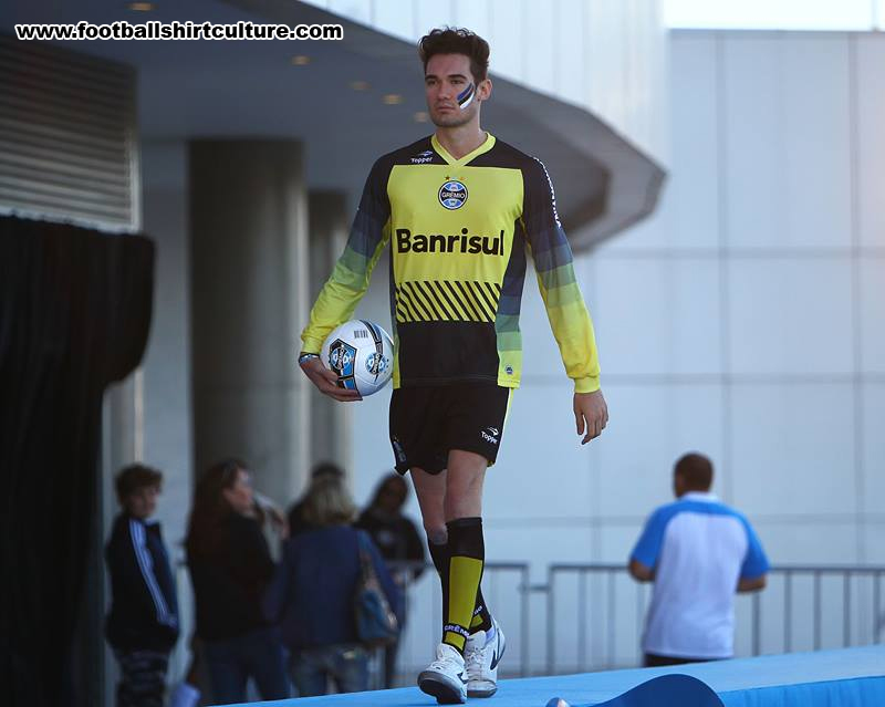 Gremio-2014-Topper-Home-Football-Shirt-Kit-3GK