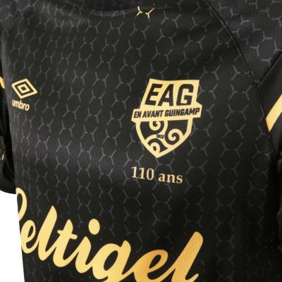 ea_guingamp_2022_2023_third_kit_2.jpg