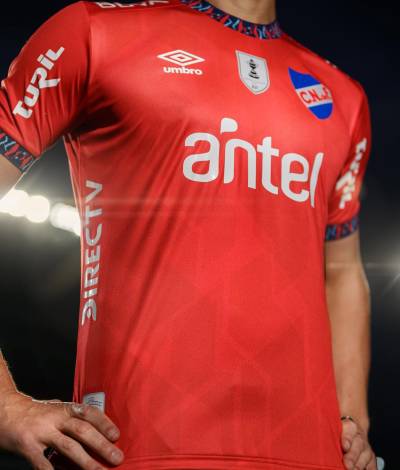 club_nacional_2023_24_umbro_away_kit_f.jpg