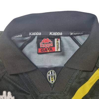 juventus_1995_96_kappa_third_shirt_d.jpg