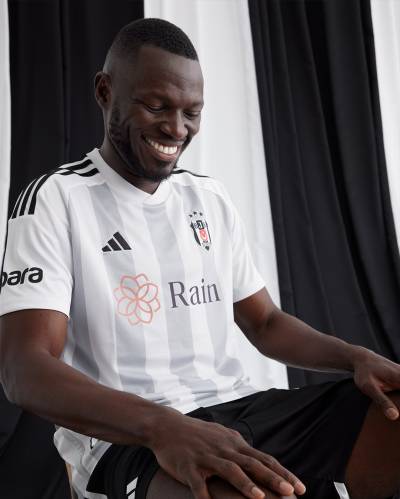 besiktas_2023_24_adidas_home_kit_1.jpeg