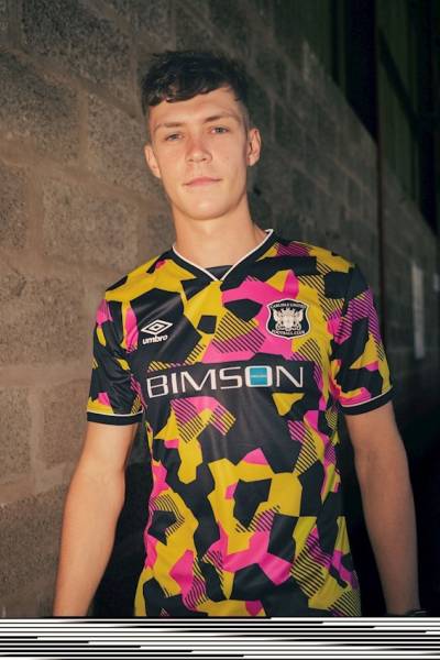 carlisle_united_2023_24_umbro_away_kit_j.jpeg