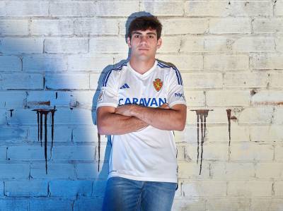 real_zaragoza_2023_24_adidas_home_kit_b.jpeg