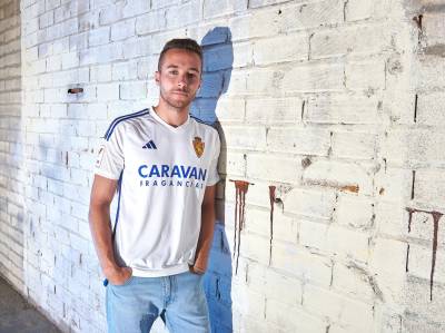 real_zaragoza_2023_24_adidas_home_kit_c.jpeg