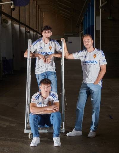 real_zaragoza_2023_24_adidas_home_kit_i.jpeg