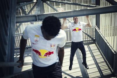 red_bull_salzburg_2023_24_nike_home_kit_07.jpeg