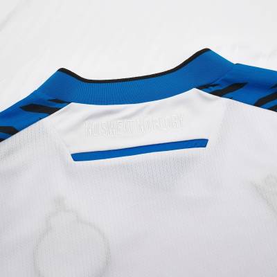 club_brugge_2023_24_macron_away_kit_5.jpg