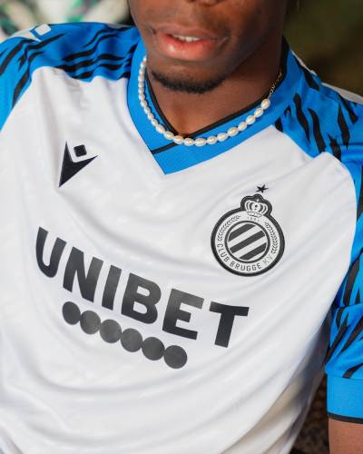 club_brugge_2023_24_macron_away_kit_d.jpeg