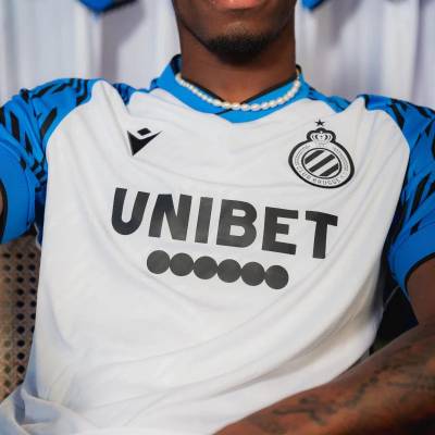 club_brugge_2023_24_macron_away_kit_e.jpg