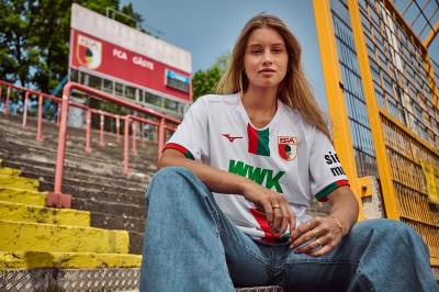 fc_augsburg_2023_24_mizuno_home_kit_i.jpeg