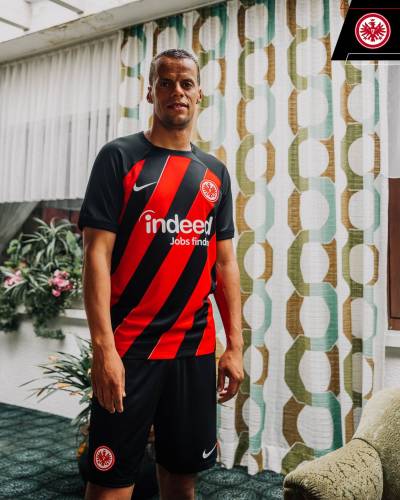 eintracht_frankfurt_2023_24_nike_home_kit_b.jpeg