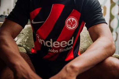 eintracht_frankfurt_2023_24_nike_home_kit_d.jpeg