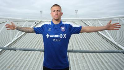 ipswich_town_2023_24_umbro_home_kit_b.jpeg