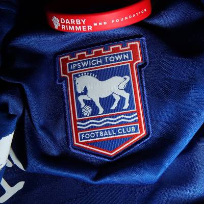 ipswich_town_2023_24_umbro_home_kit_j.jpeg