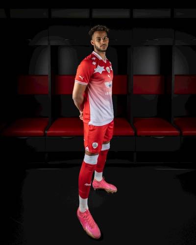 barnsley_2023-24_puma_away_kit_2.jpeg