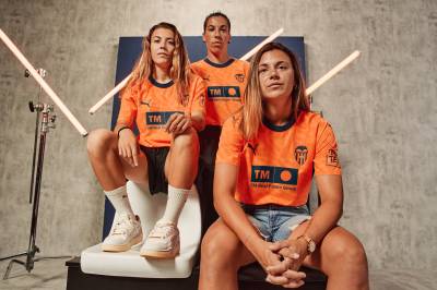 valencia_2023_24_puma_third_kit_a.jpeg