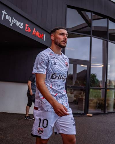 avant_guingamp_2023_24_umbro_away_kit_d.jpeg