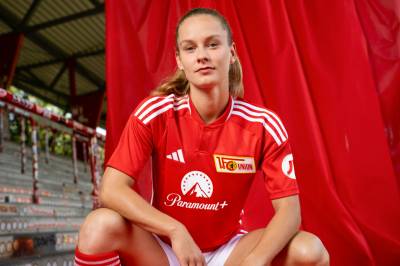 union_berlin_2023_24_adidas_home_kit_2.jpg