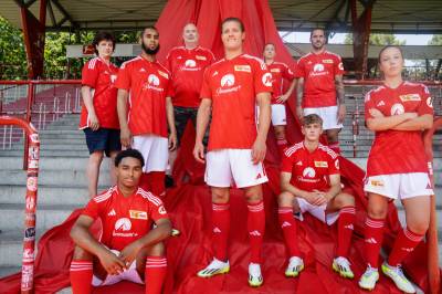 union_berlin_2023_24_adidas_home_kit_9.jpg