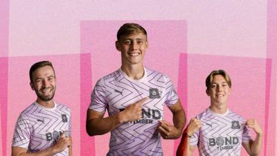 plymouth_argyle_2023_24_puma_third_kit_f.jpg