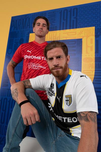 parma_2023_24_puma_home_kit_d.jpeg