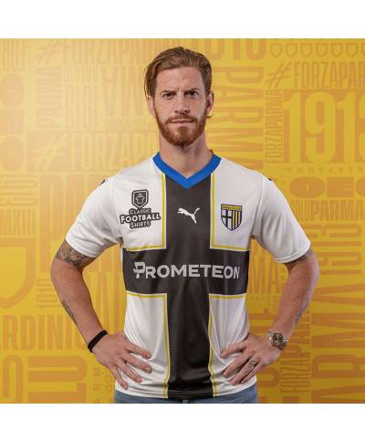 parma_2023_24_puma_home_kit_e.jpg