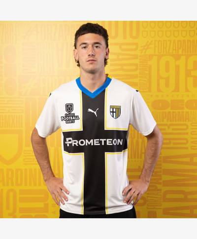 parma_2023_24_puma_home_kit_g.jpg