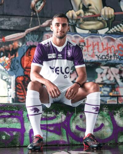 beerschot_2023_24_errea_away_kit_e.jpeg