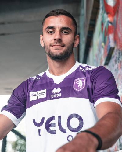 beerschot_2023_24_errea_away_kit_g.jpeg