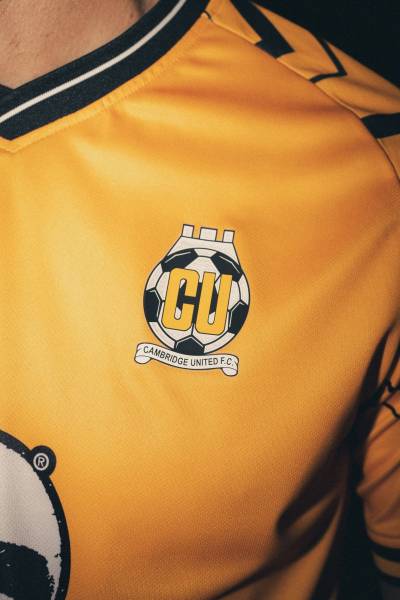 cambridge_united_2023_24_umbro_home_kit_d.jpeg