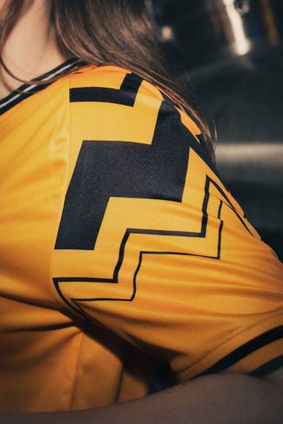 cambridge_united_2023_24_umbro_home_kit_e.jpeg