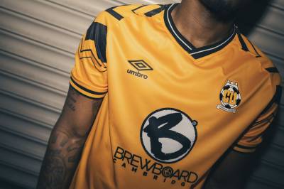 cambridge_united_2023_24_umbro_home_kit_f.jpeg