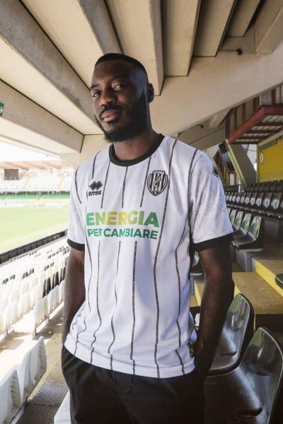 cesena_2023_24_errea_home_away_third_kits_b.jpeg