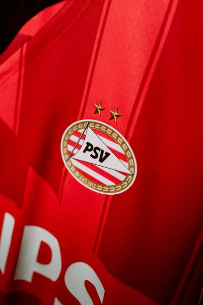 psv_philips_2023_puma_celebration_shirt_f.jpeg