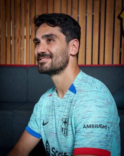 barcelona_2023_24_nike_third_kit_c.jpeg