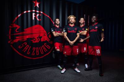 fc_salzburg_2023_24_nike_international_kit_07.jpeg