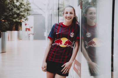 red-bull-salzburg_2023_24_nike_away_kit_7.jpeg