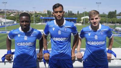 auxerre_2023_24_macron_third_kit_d.jpg