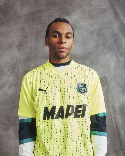 us_sassuolo_2023_24_puma_third_kit_c.jpeg