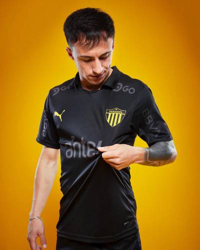 penarol_2023_puma_132nd_anniversary_shirt_c.jpeg