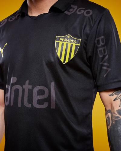 penarol_2023_puma_132nd_anniversary_shirt_f.jpeg