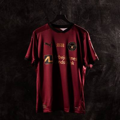 midtjylland_2023_24_puma_third_kit_b.jpeg