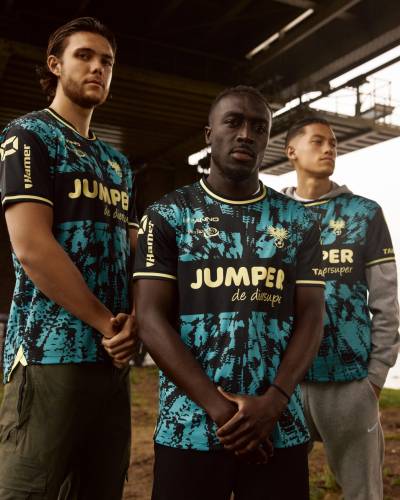 go_ahead_eagles_2022_2023_third_kit_b.jpeg