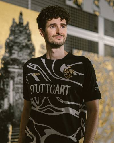 vfb_stuttgart_2023_jako_stuttgART_shirt_1.jpeg