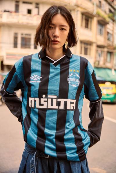 umbro_carnival_striped_jersey_black_blue_8.jpg